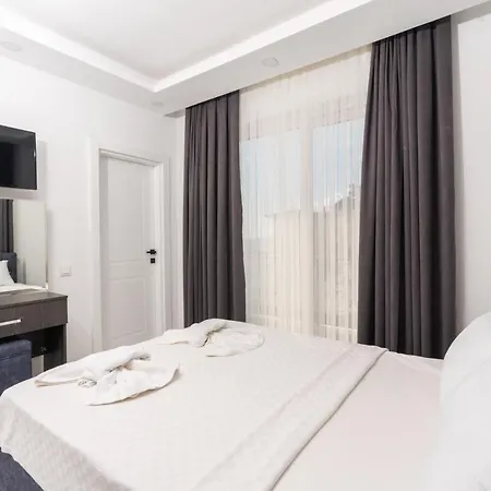 Aparthotel Tayla *